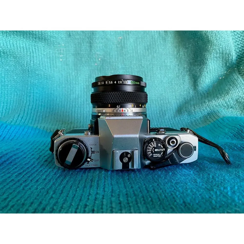 Olympus OM-10 35mm film Camera om 50mm f1.8 Lens winder